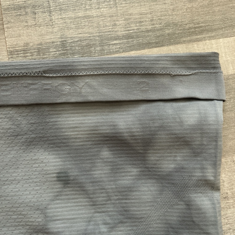 Grey lululemon swiftly tech Short Sleeve Top - Picture 4 of 4